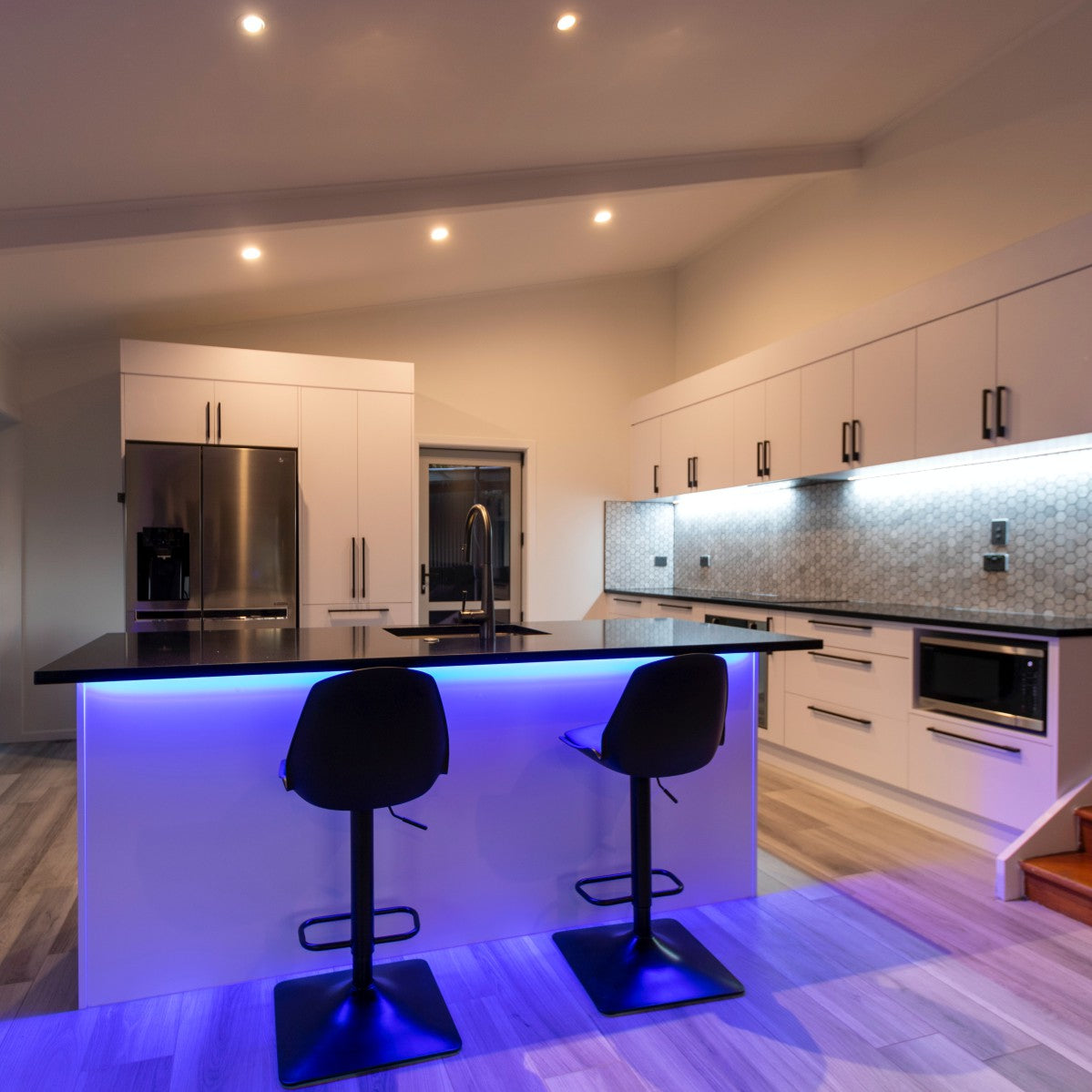 LED strip COLORS 5050-60-24V 20W 1100Lm (D560RGBLWW-24V-12mm)